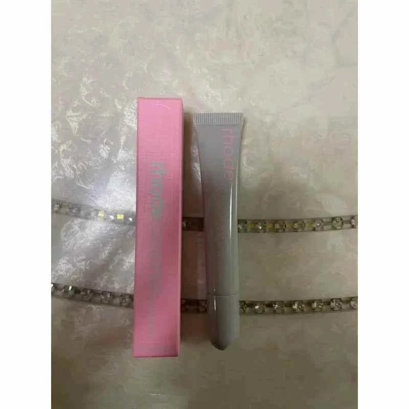 Rhode Peptide Lip Tint بتركيبة مغذية وألوان متنوعة.