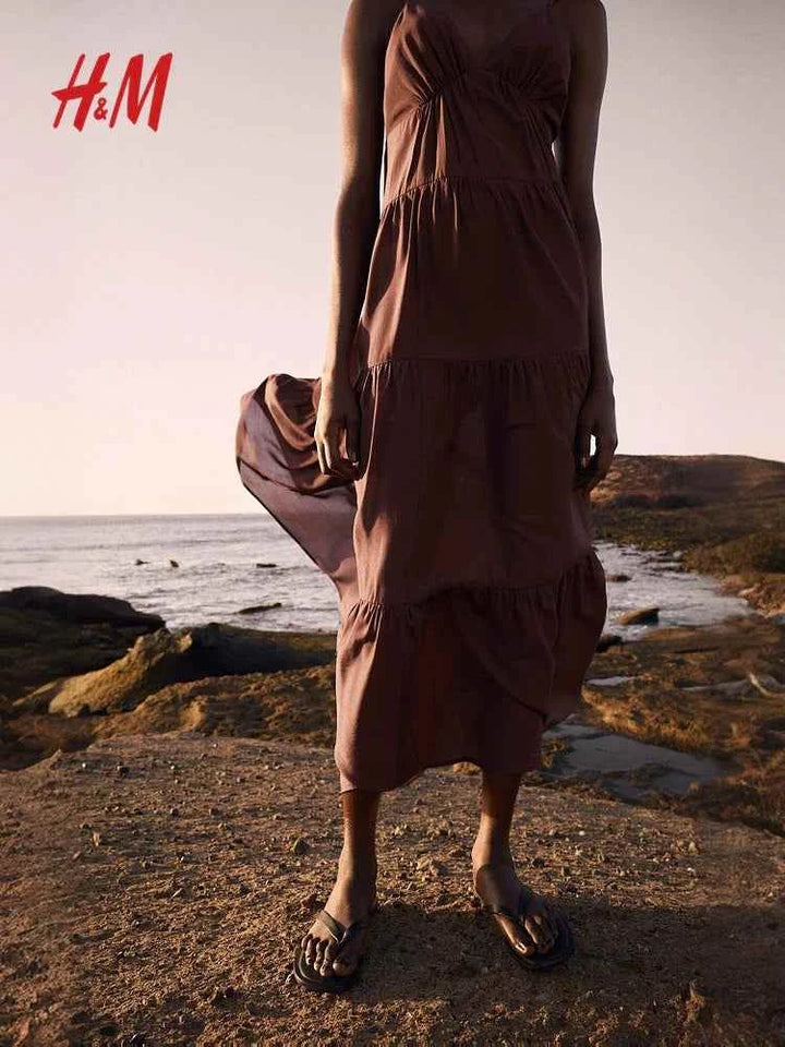 HM فستان ماكسي بني بدون أكم​​, رقبة V, حمالات رفيعة, من الفيسكوز, اتش اند ام.