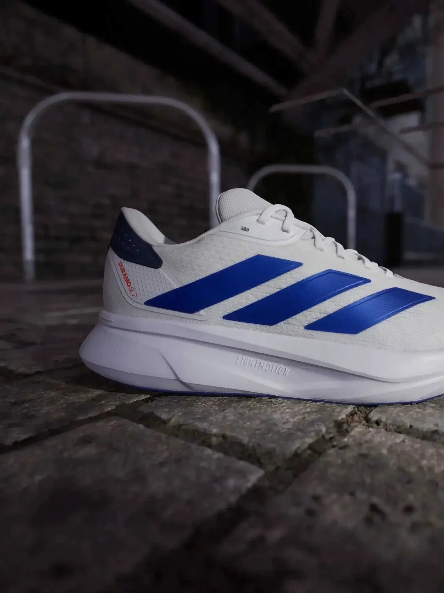 حذاء جري خفيف ومريح من أديداس adidas.