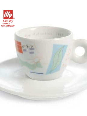طقم أكواب Espresso من illy بتصاميم فنية متنوعة.