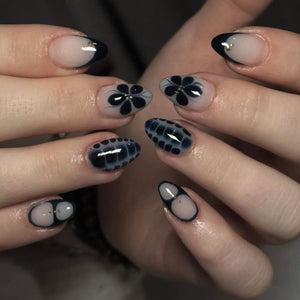 أظافر صناعية Press-on Nails بتصاميم 3D ورد وزخارف أنيقة.