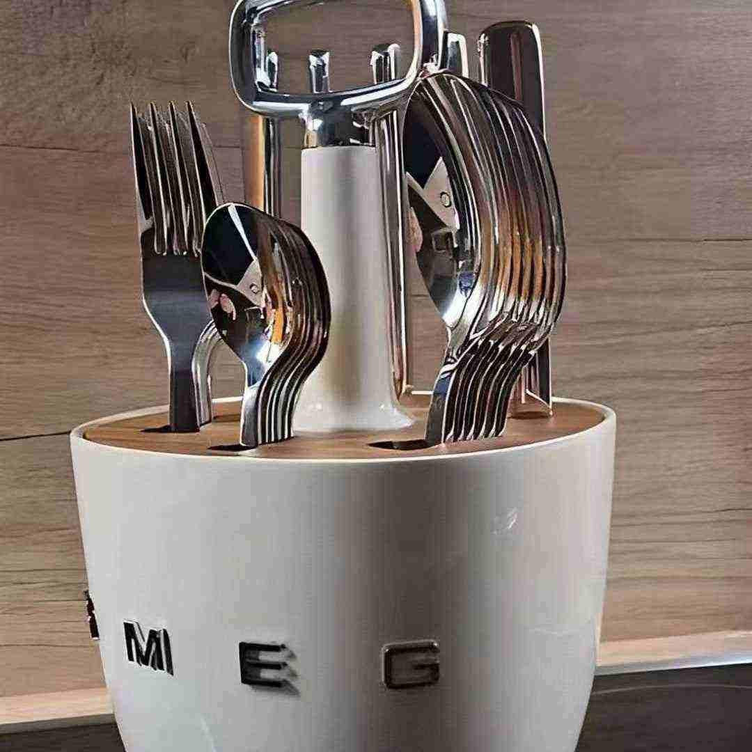 حامل منظم  SMEG الأنيق بقاعدة ستانلس ستيل فاخرة.