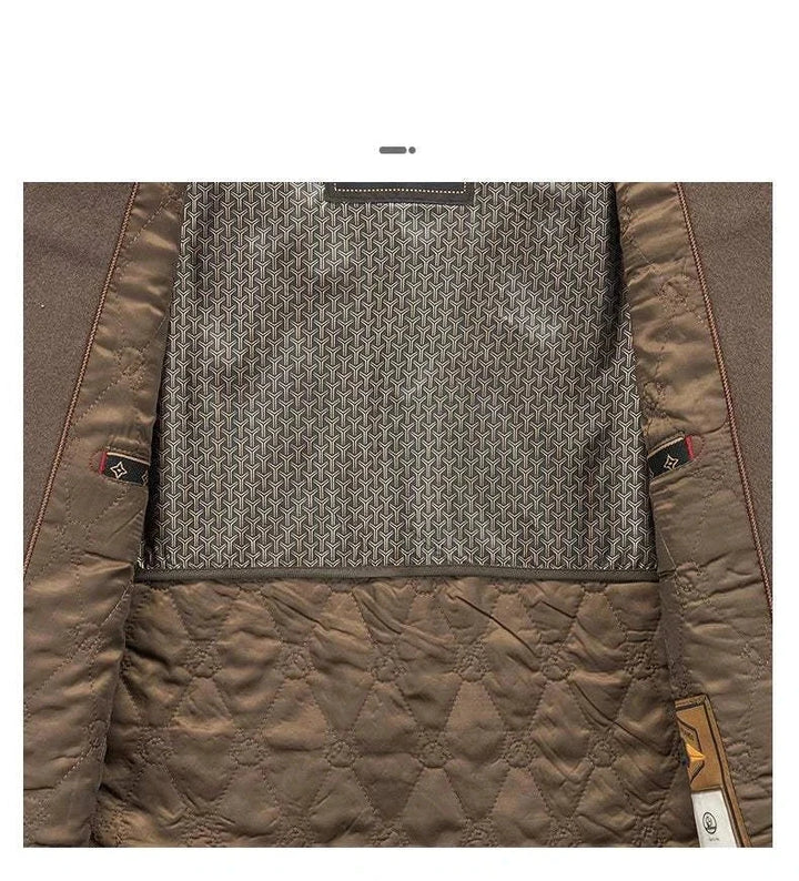 جاكيت صوفي بني فاخر من Pierre Cardin مع بطانة مبطنة وتصميم أنيق دافئ