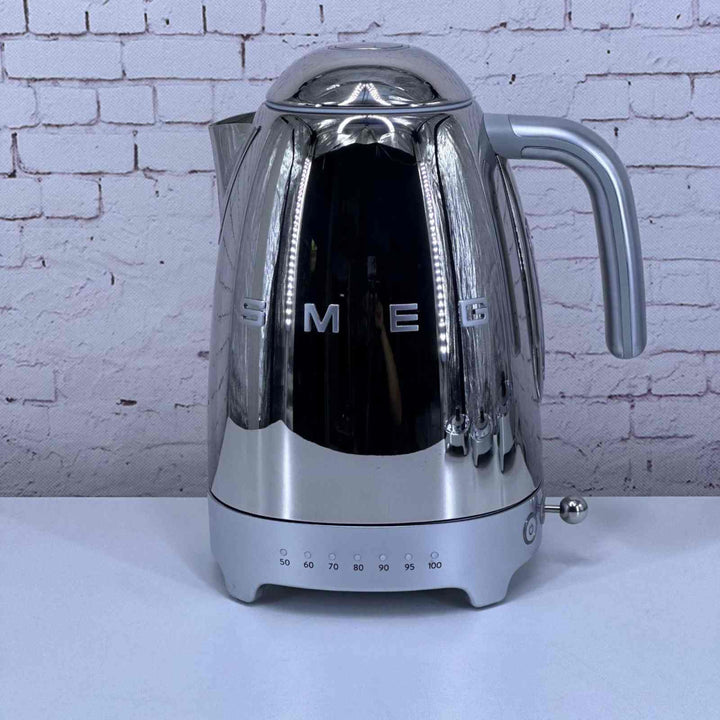 SMEG الكهربائية  تصميم كلاسيكي أنيق بعدّة ألوان غلاية - رفعة