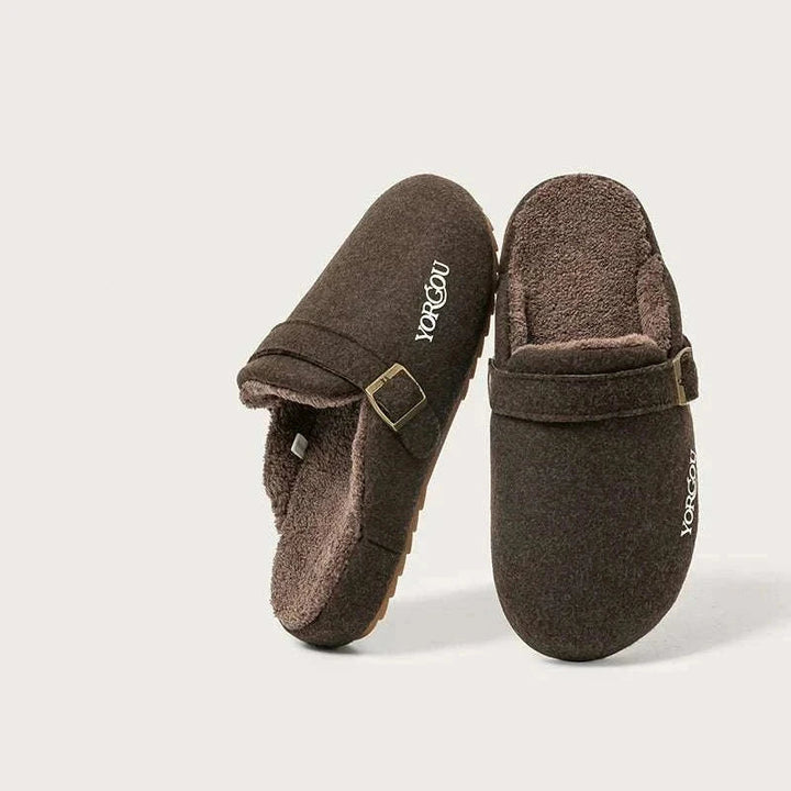 حذاء منزلي من القطن بنعل مطاطي مضاد للانزلاق وبطانة فرو ناعمة باللون البني الداكن