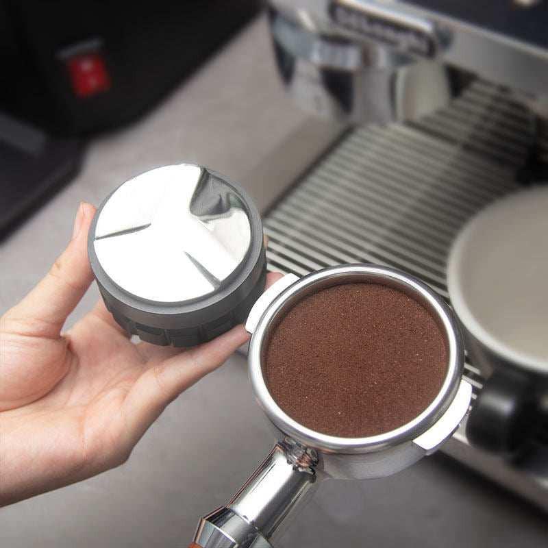 موزع قهوة Muvna قابل للتعديل مقاس 58mm بتصميم احترافي.