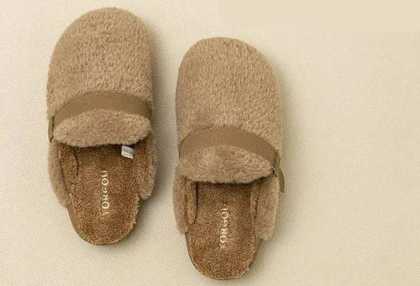 شبشب رجالي من القطن مع حشوة فرو ناعم ورباط جلدي بتصميم عملي وأنيق بلون البيج