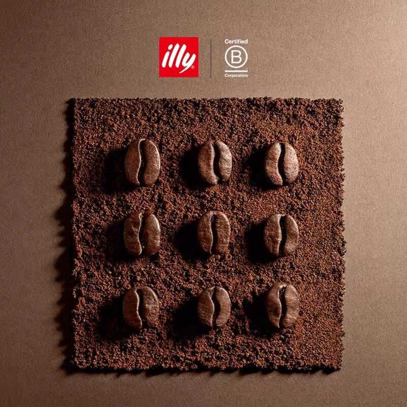 طقم أكواب illy Art Collection إصدار Venice Biennale 2024.