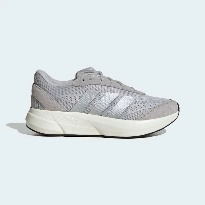 أحذية Adidas رمادية للجري والاستخدام اليومي بخفة وزن ونعل LIGHTMOTION ونسيج شبكي جلد سويدي