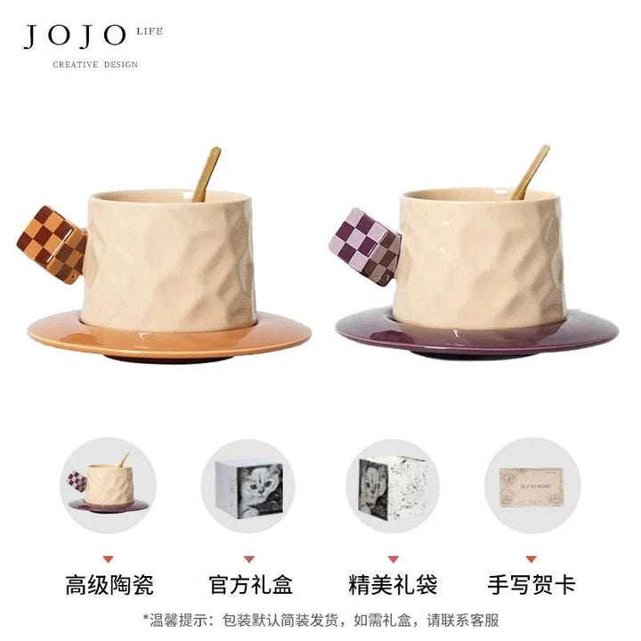 فنجان قهوة JOJO بتصميم سيراميك فاخر ومقبض مكعب شطرنجي مع صحن وملاعق ملونة أنيقة، مثالي للهدايا والاستخدام اليومي