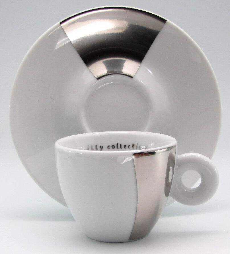 طقم كوب Espresso مع صحن من illy collection أبيض بلمسة فضية.