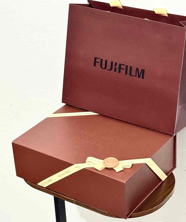 Fujifilm Instax Mini Evo كاميرا علبة هدية فاخرة للكاميرا الفورية مع تغليف أنيق للاهداء