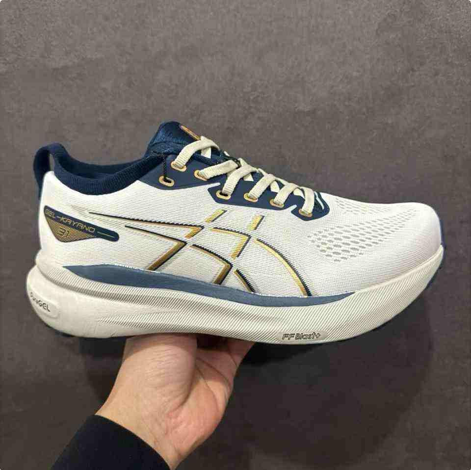 ASICS GEL-KAYANO 31.