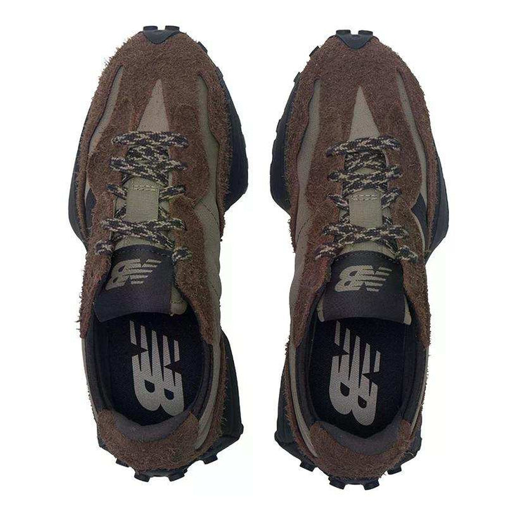 حذاء نيو بالانس NB 327 بني زيتي كلاسيكي بتصميم جلدي شبكي ونعل مطاطي للراحة والثبات