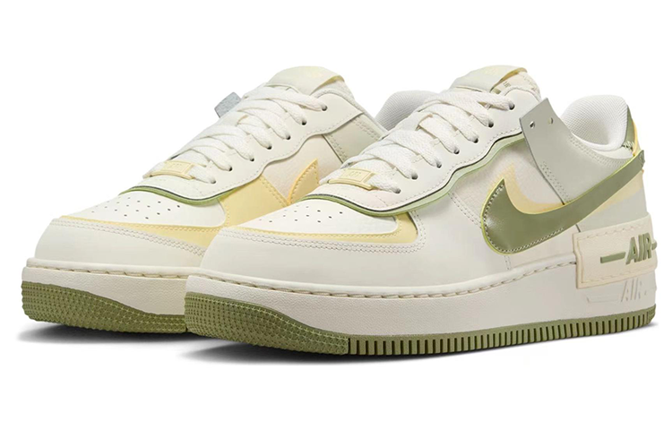 حذاء Nike Air Force 1 Shadow باللون الأصفر والزيتوني.