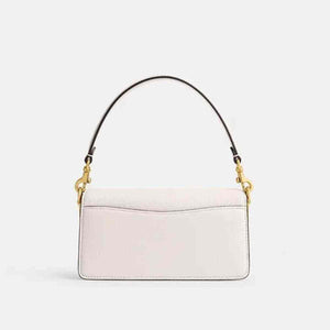 حقيبة Coach Tabby Shoulder Bag جلد بلون أبيض.