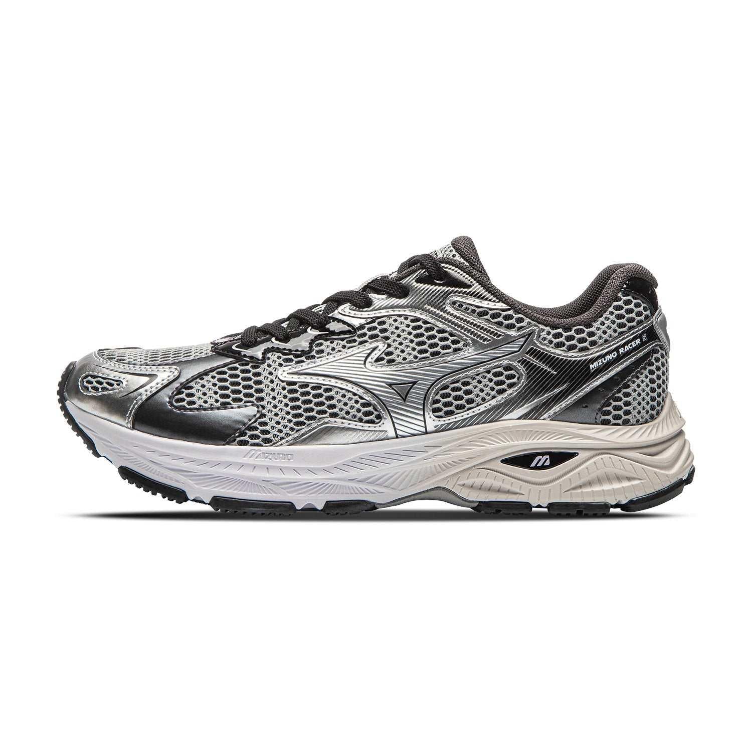 حذاء رياضي Mizuno Racer S بتصميم فضي مميز.