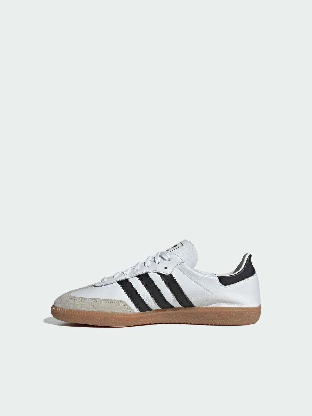 Adidas حذاء سامبا ديكون الرياضي من أديداس.