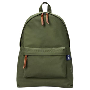An authentic Polo Ralph Lauren olive green backpack with leather zipper pulls and side brand tag, ideal for back-to-school and daily use.

حقيبة ظهر Polo Ralph Lauren أصلية باللون الأخضر الزيتوني مع مقابض سحاب جلدية وعلامة الماركة الجانبية، مثالية للعودة للمدرسة والاستخدام اليومي.