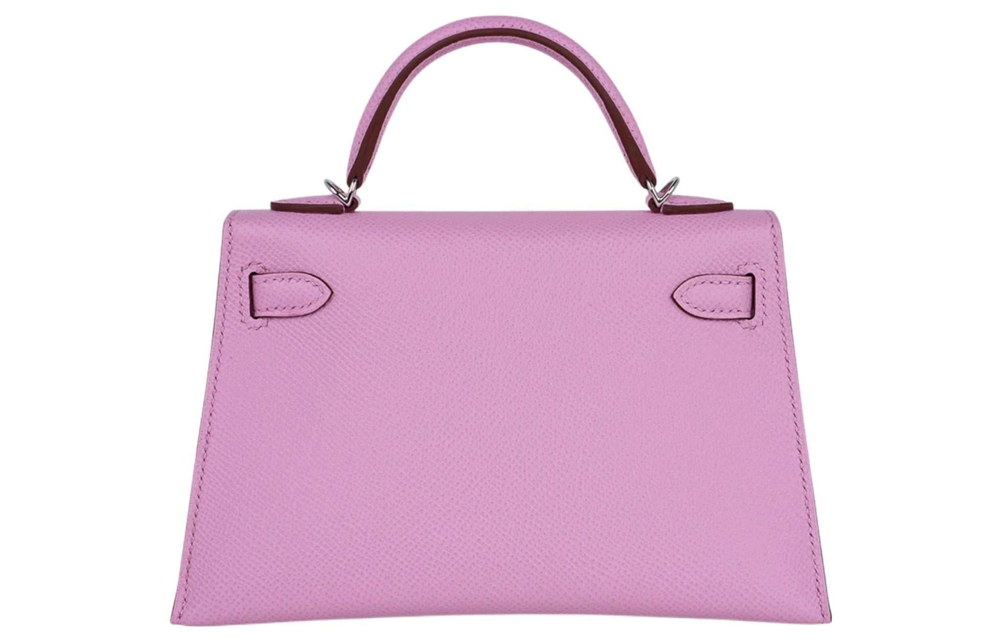 حقيبة Hermès Kelly Mini 2 باللون الوردي المميز.