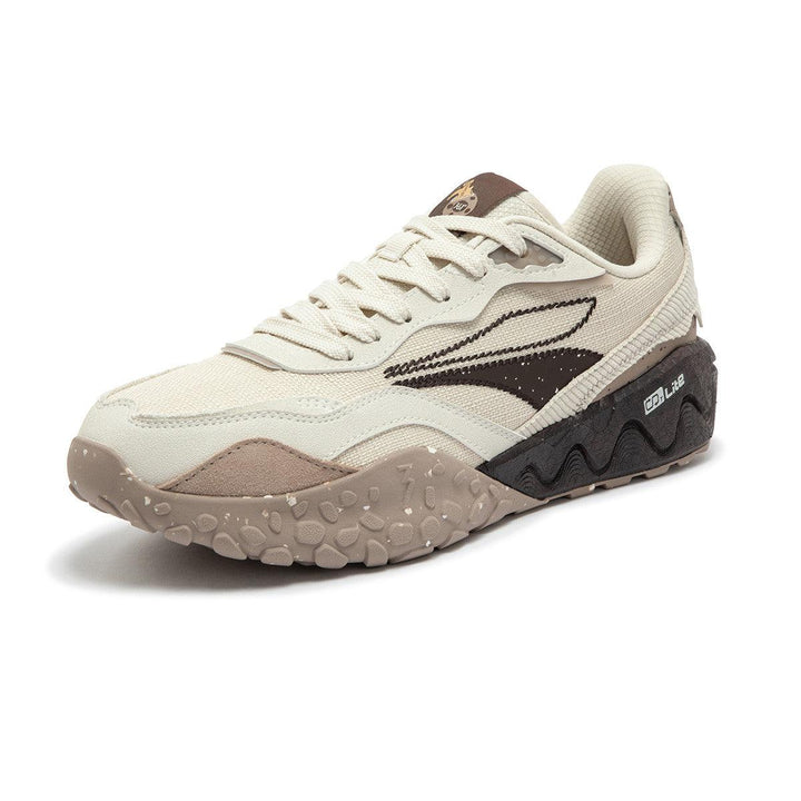 361° Shortbread Series retro running shoes for men, winter texture, white and brown design, cushioned sole.