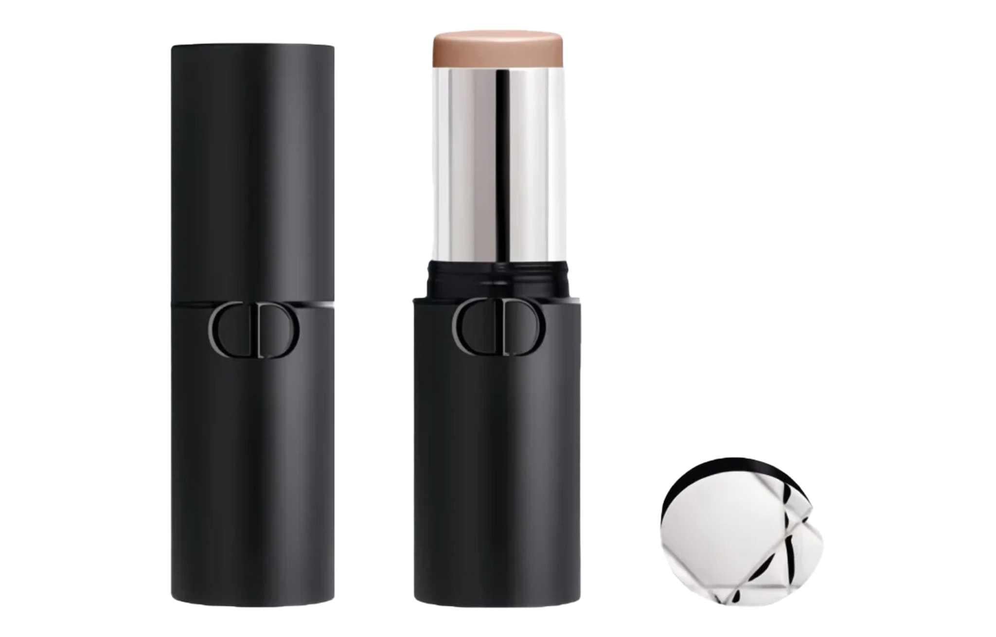 كريم أساس Dior Forever Skin Perfect Stick لتغطية مثالية.