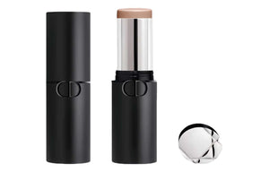 كريم أساس Dior Forever Skin Perfect Stick لتغطية مثالية.