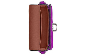 حقيبة Coach Crossbody صغيرة بالترتر الأرجواني.