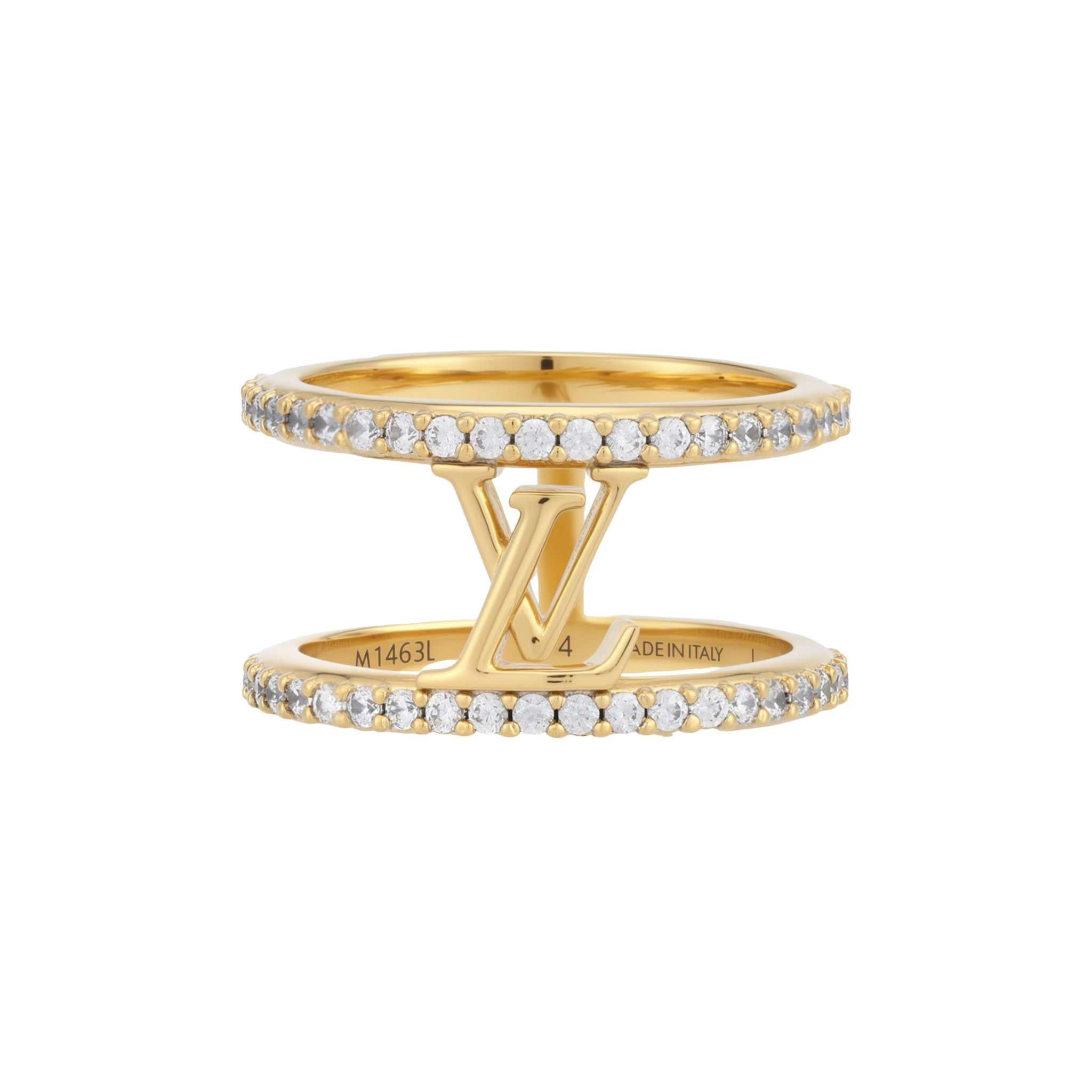 خاتم Louis Vuitton ذهبي مرصع بالكريستال.