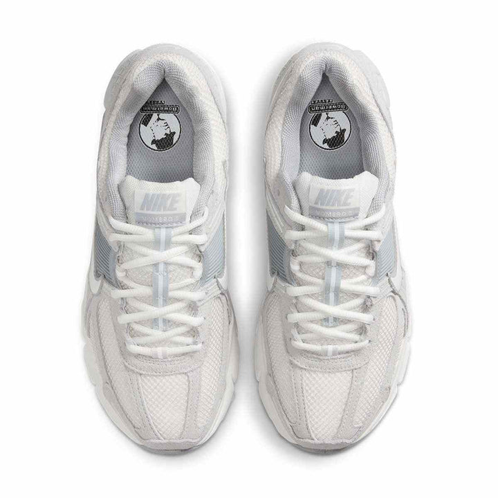 Nike VOMERO 5 women's breathable shock-absorbing sneakers top view.