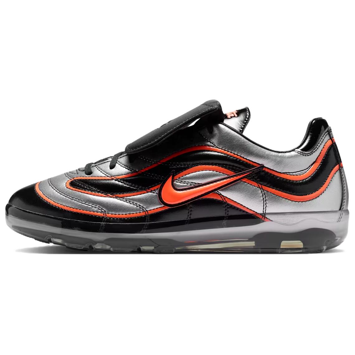 حذاء Nike Patta رياضي مريح باللون الفضي والأسود