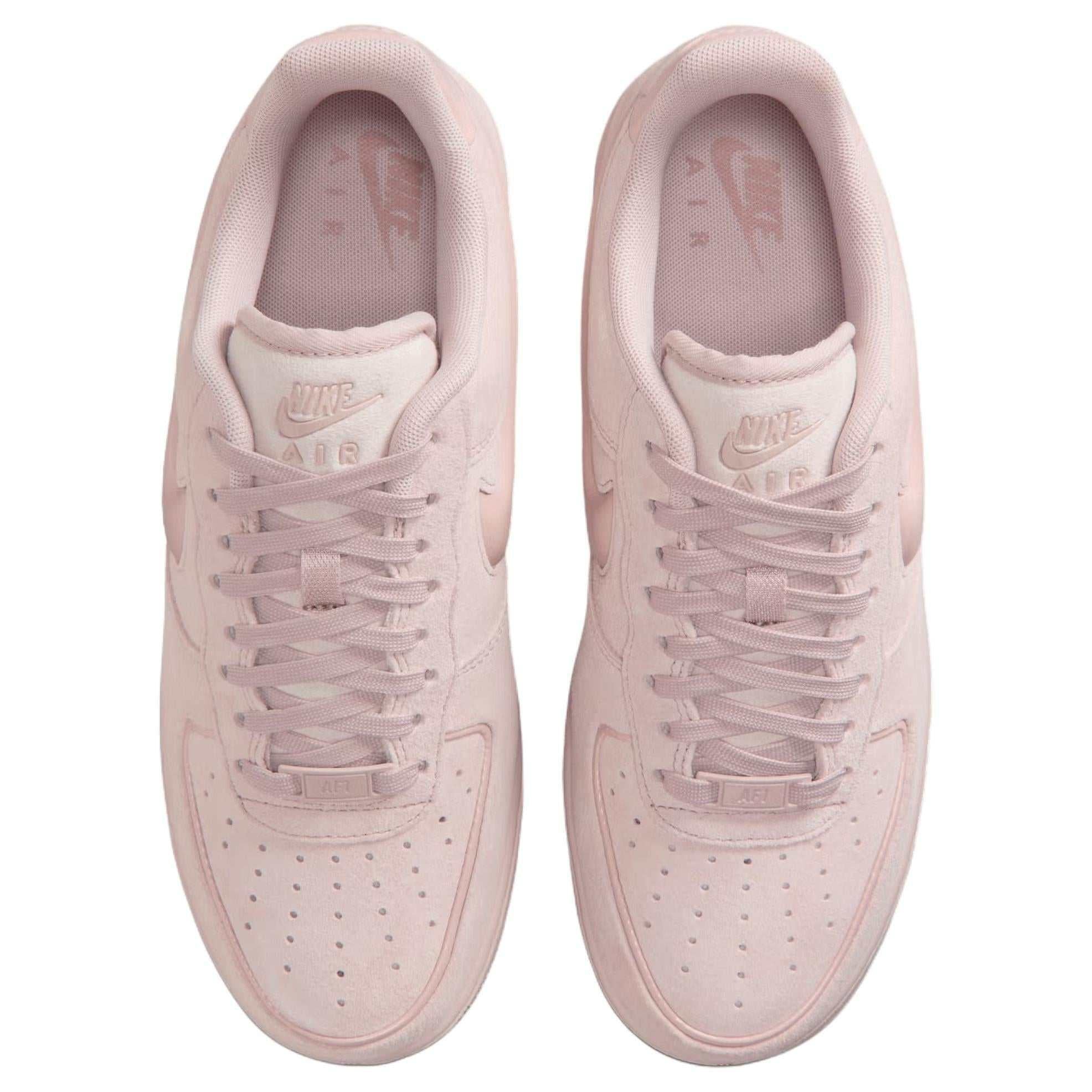 حذاء Nike Air Force 1 وردي شمواه نسائي.