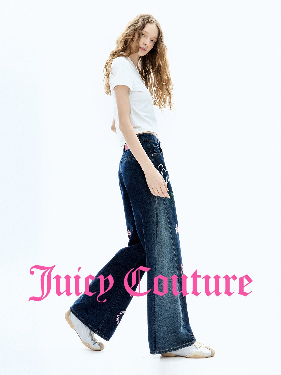 بنطال جينز نسائي مستقيم بطبعة جرافيتي متدرجة Juicy Couture - رفعة