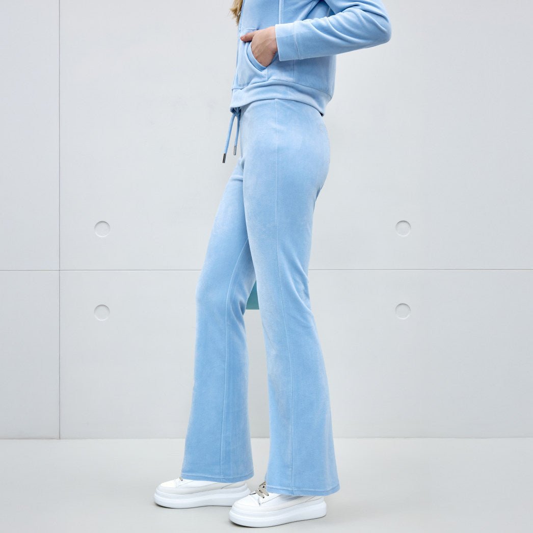بنطال مخمل نسائي Juicy Couture واسع الأسفل بأحجار لامعة - رفعة