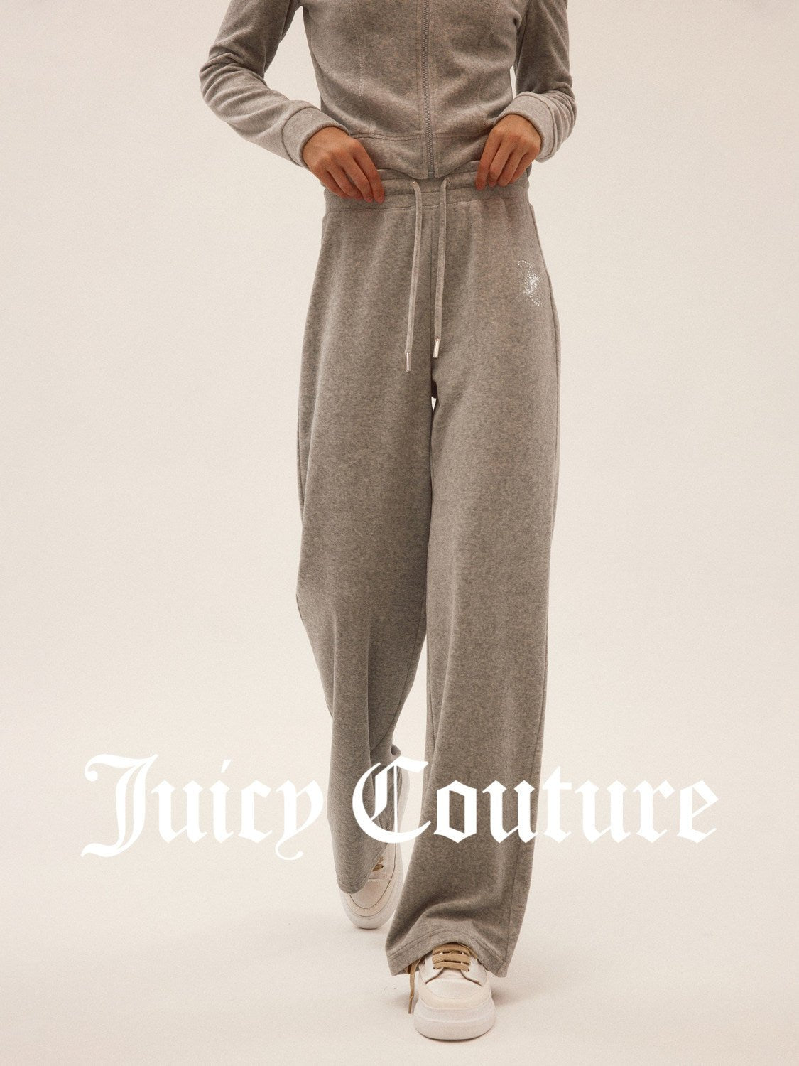 بنطال نسائي مخملي Juicy Couture بقصة مستقيمة وأحجار لامعة - رفعة