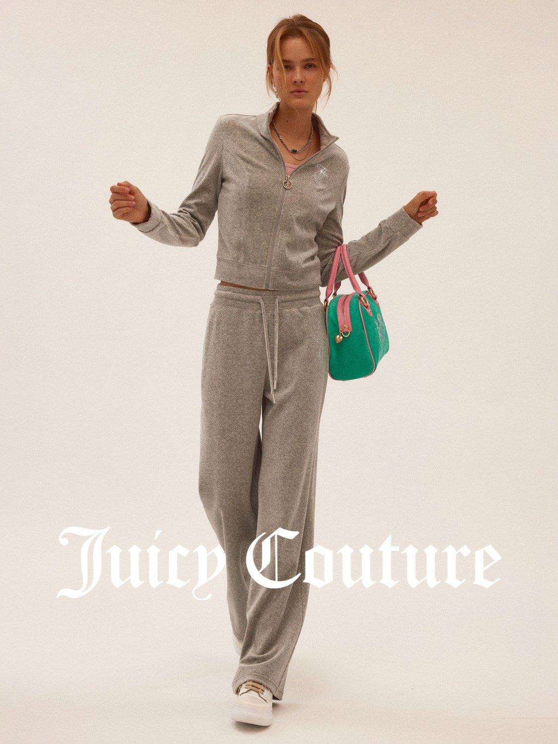 بنطال نسائي مخملي Juicy Couture بقصة مستقيمة وأحجار لامعة - رفعة