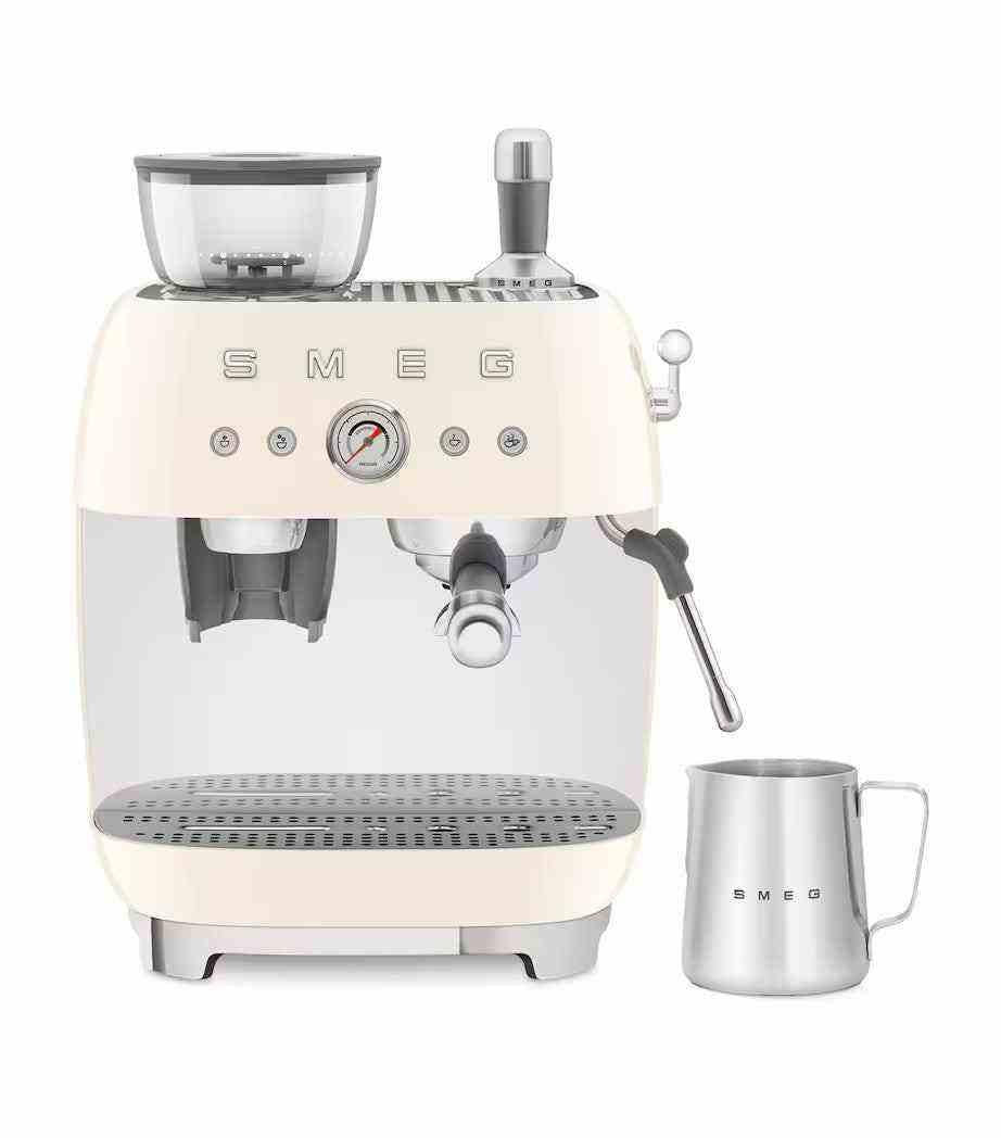 ماكينة اسبريسو SMEG Espresso Machine بمطحنة مدمجة وتصميم كلاسيكي.