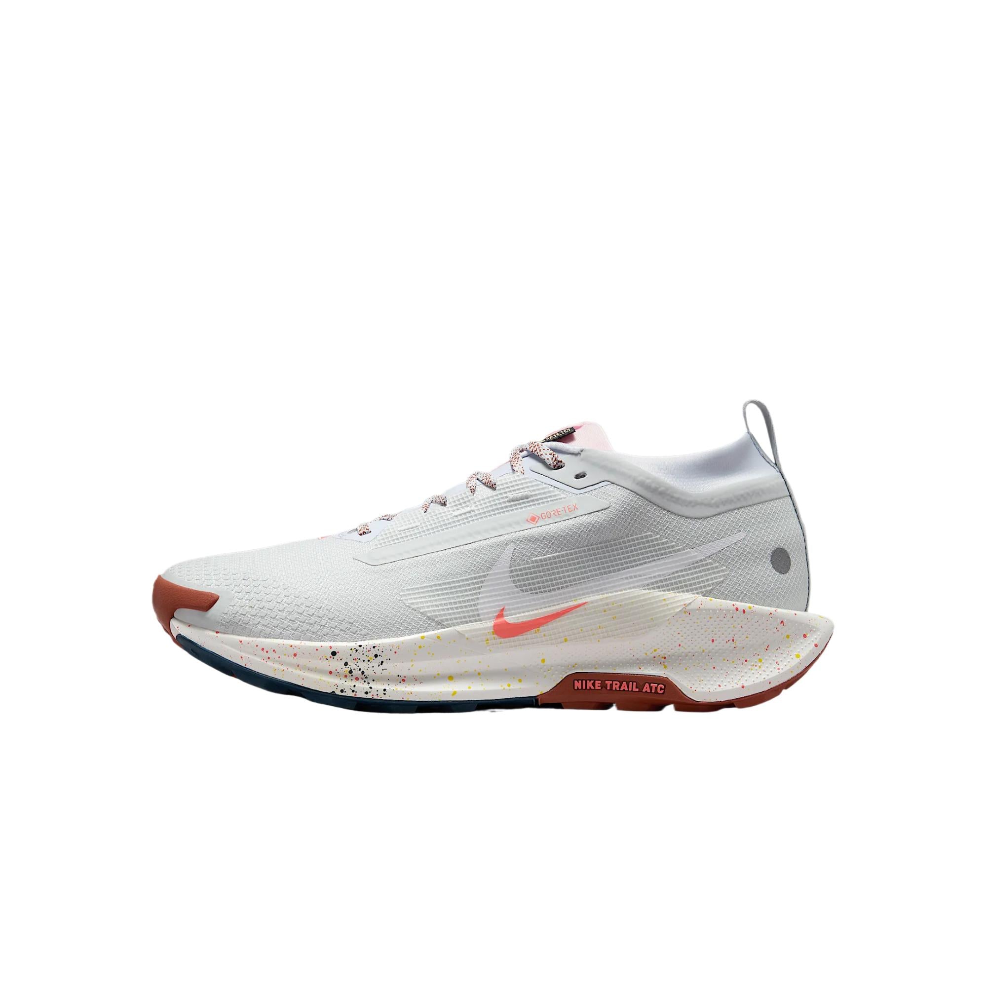 حذاء Nike Pegasus Trail 5 GORE-TEX للجري أبيض ووردي