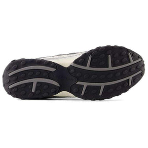 New Balance 204L.