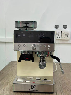 مكينة قهوة Careforcafe باللون الكريمي countertop setup view توضح الشاشة وأدوات التحكم.
