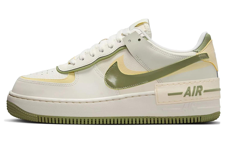 حذاء Nike Air Force 1 Shadow باللون الأصفر والزيتوني.