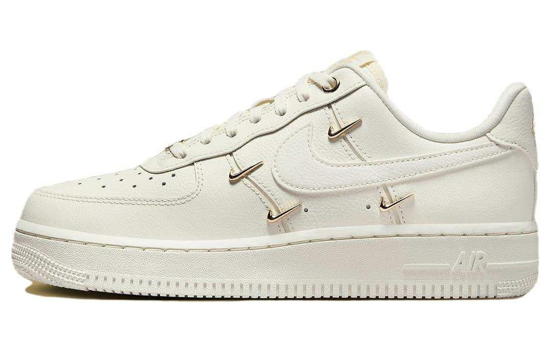 Nike Air Force 1 Mini Gold.