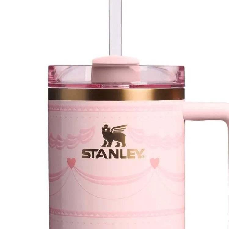 Stanley Valentine Day كوب حراري محدود - أنيق وعملي بتصميم وردي جميل.
