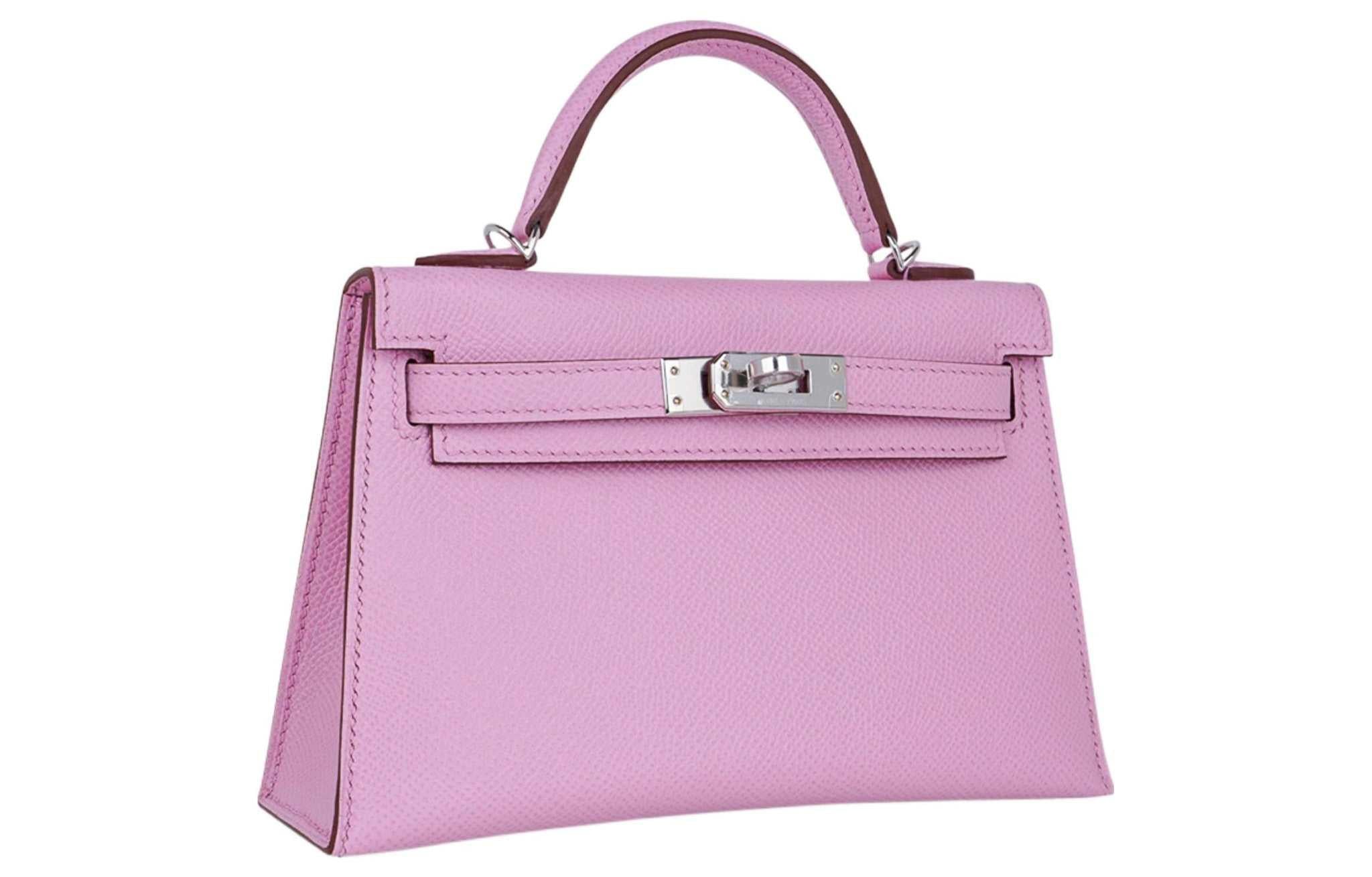 حقيبة Hermès Kelly Mini 2 باللون الوردي المميز.