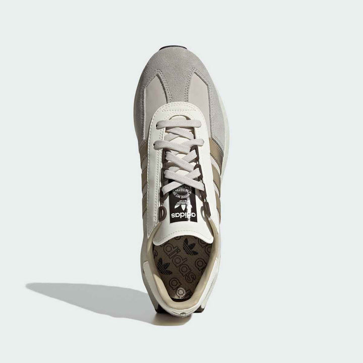 adidas Clover classic sneakers with elegant stripes, ideal for daily wear and long walks