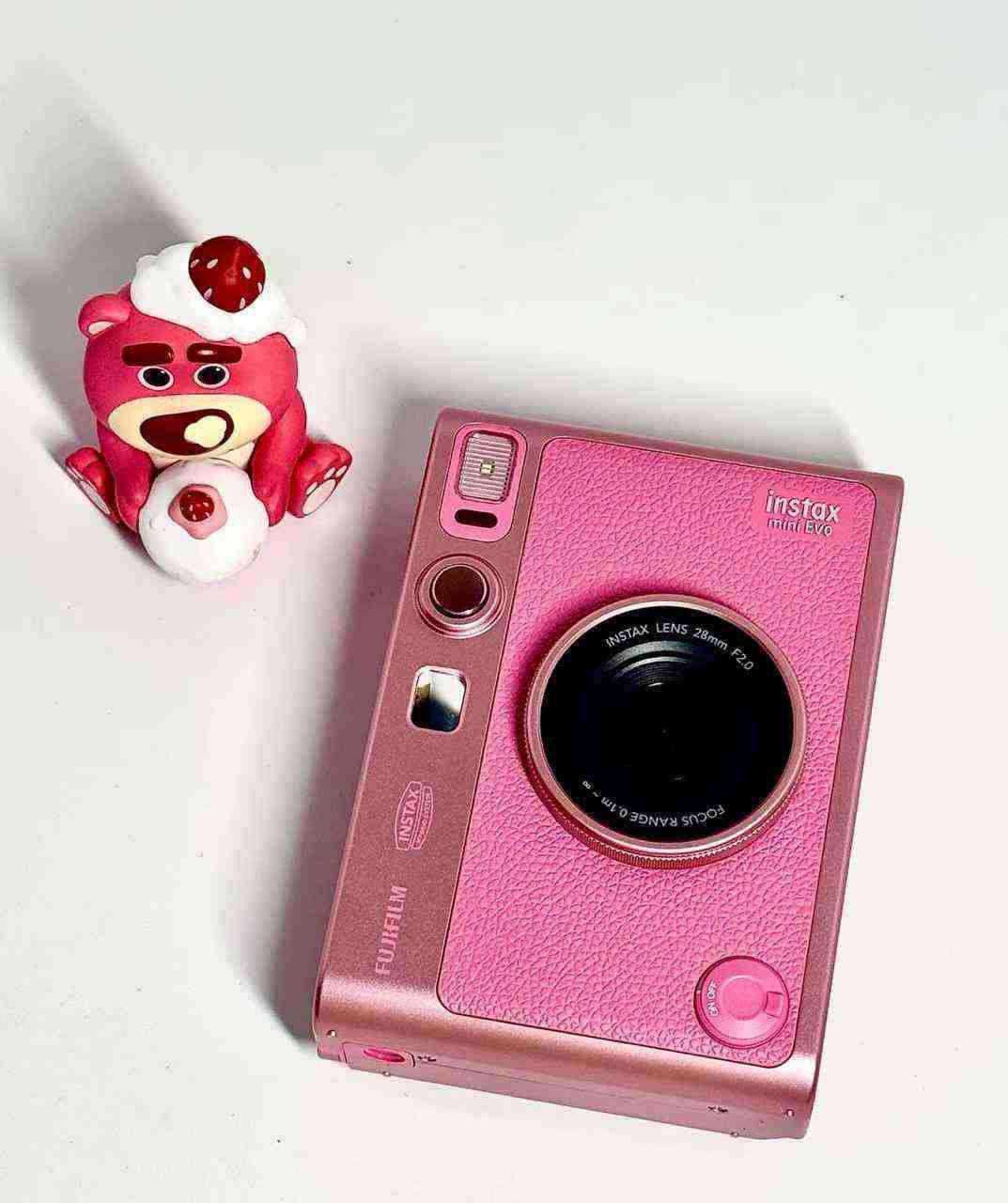 Instax Mini Evo Pink | كاميرا فورية هايبرد - إصدار وردي خاص وحصري ✨.