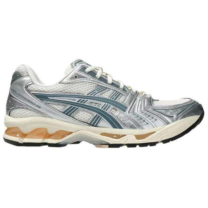 حذاء ASICS Gel-Kayano 14 رياضي بتصميم عصري ووجه علوي شبكي أبيض وقشور فضية مع وسادة جل عنبية وثبات عالي