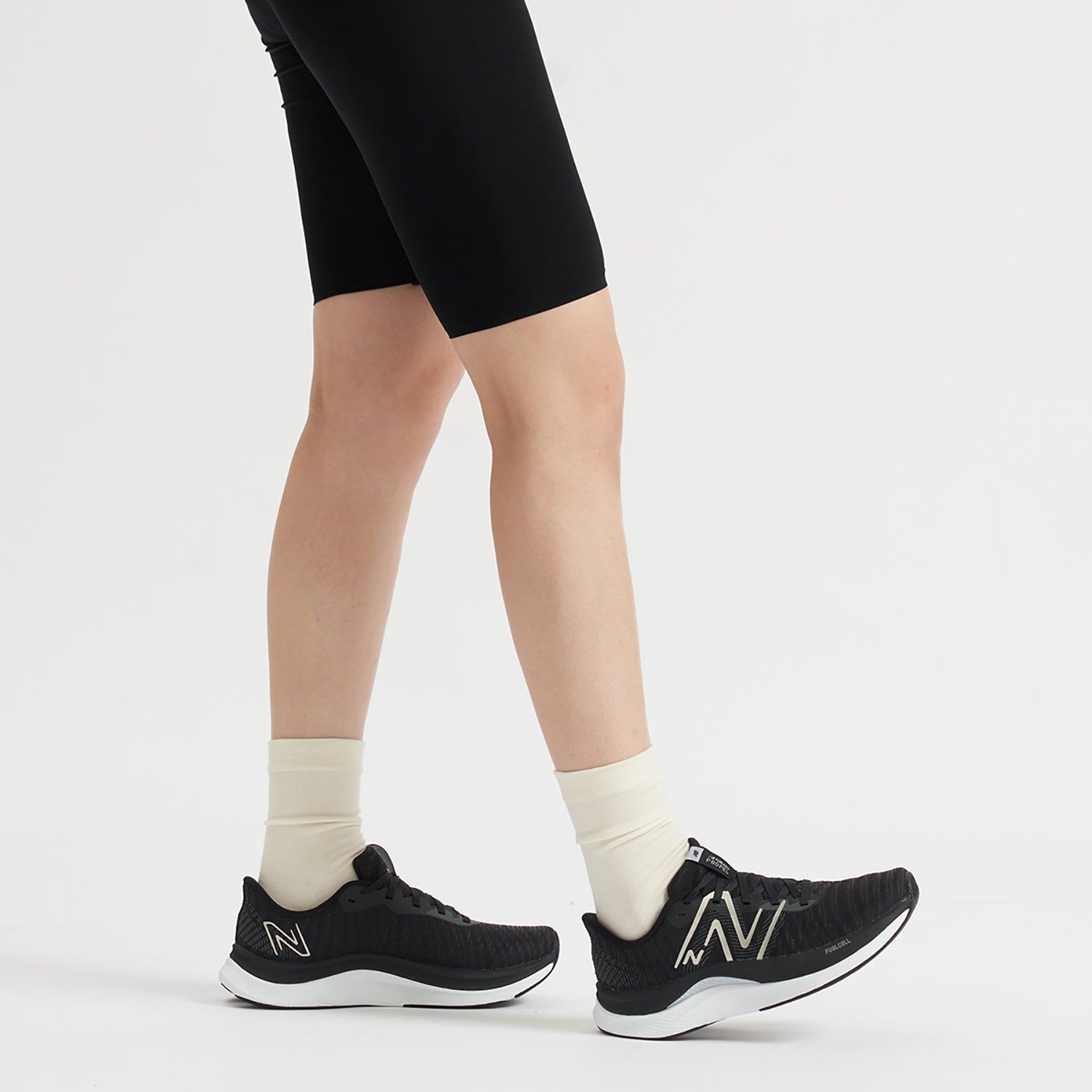 New Balance NB FuelCell Propel Comfortable, Wear-Resistant, Lightweight Low-Top Running Shoes for Women, Black