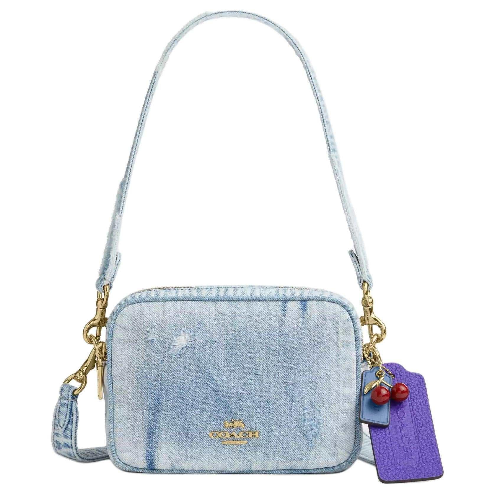 حقيبة Coach Camera Bag من قماش Denim باللون الأزرق.