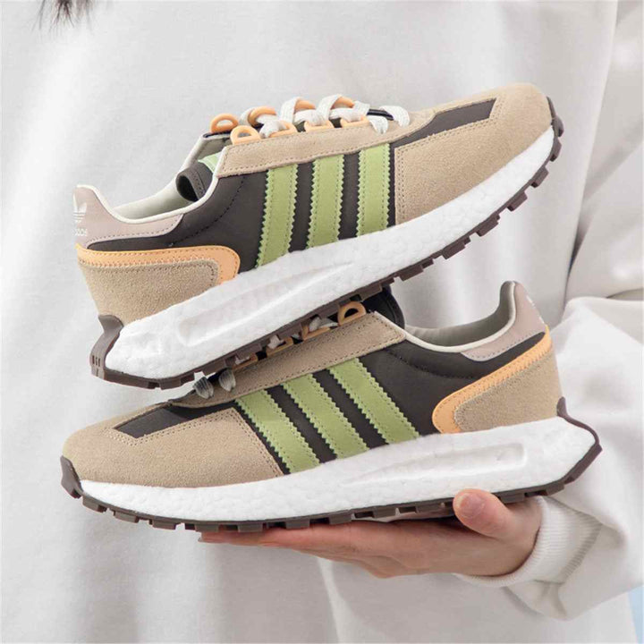 Adidas Clover | حذاء أديداس كلاسيكي بتصميم عصري وتقنية BOOST